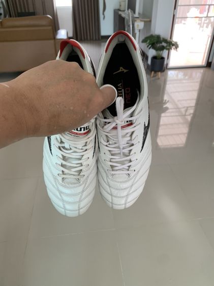รองเท้าฟุตบอล ผู้ชาย ขาว รองเท้า mizuno japanแท้ ใส่แค่2ครั้ง รุ่นใหม่ล่าสุด