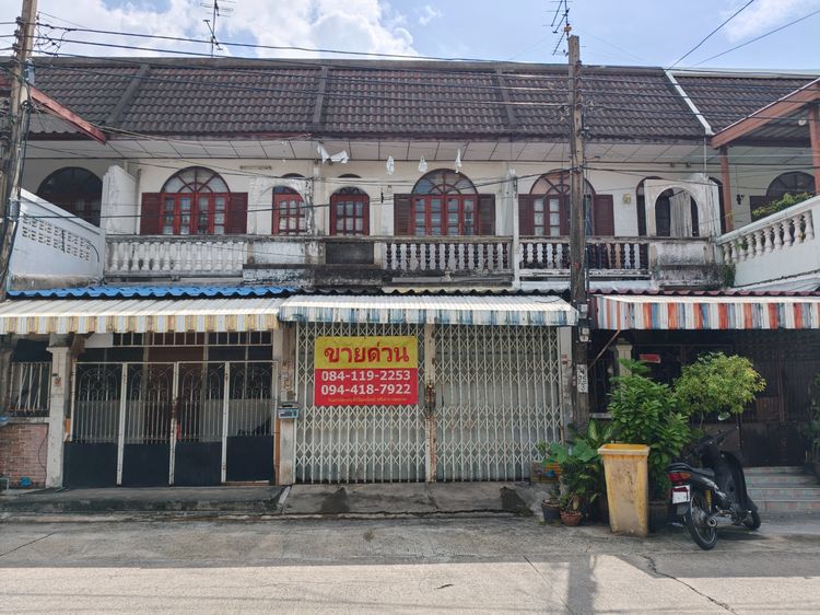 ทาวน์เฮ้าส์ 2 ชั้น เสนาวิลล่า84 แฮปปี้แลนด์  บางกะปิ ลาดพร้าว