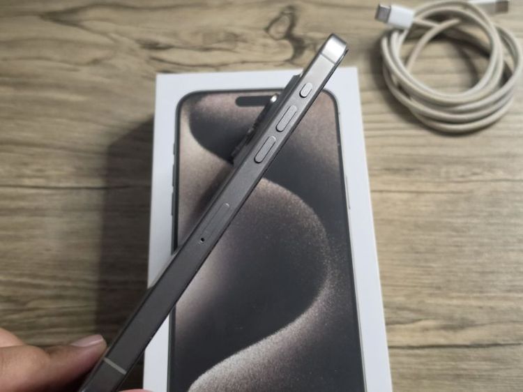 iphone 15 pro max สีไทเทเนียมธรรมชาติ