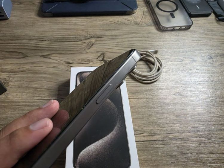 iphone 15 pro max สีไทเทเนียมธรรมชาติ รูปที่ 4