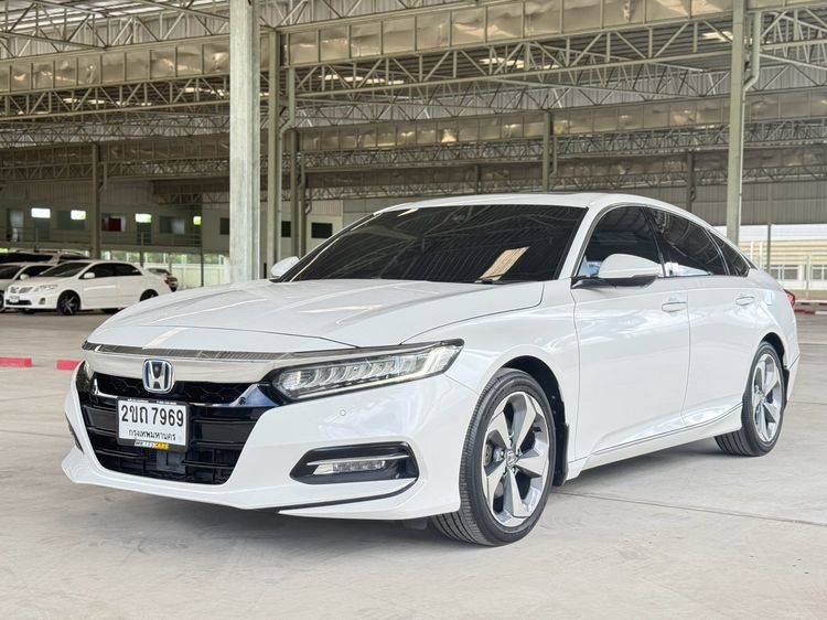 รถ Honda Accord 2.0 e:HEV Tech สี ขาว