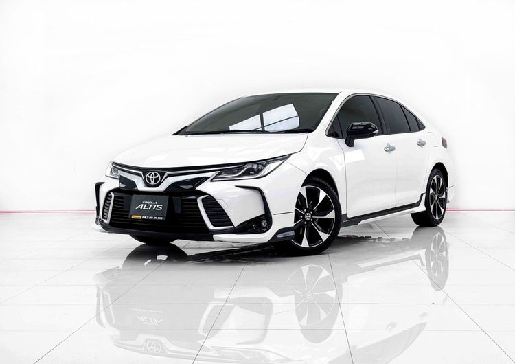 Toyota Altis 2019 1.8 GR Sport CVT Sedan เบนซิน ไม่ติดแก๊ส เกียร์อัตโนมัติ ขาว