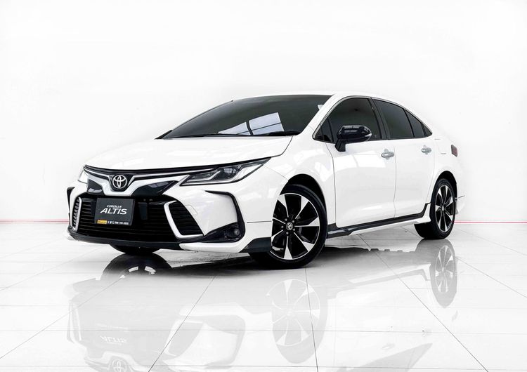 Toyota Altis 2019 1.8 GR Sport CVT Sedan เบนซิน ไม่ติดแก๊ส เกียร์อัตโนมัติ ขาว