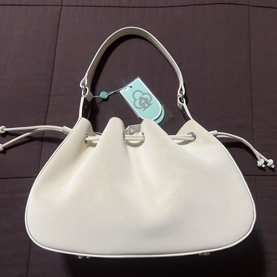 กระเป๋า Cicelle onions bag สีเบจ