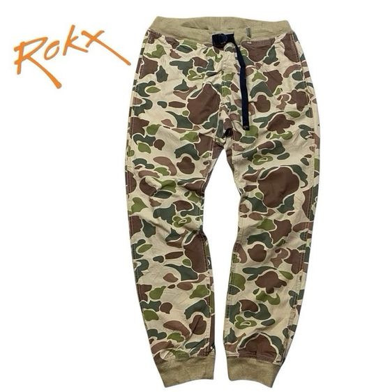 กางเกงขายาว ROXY ลาย Camo แท้ 💯 size วัดจริง เอว 29-36 ยาว 38.5 ปลายขาจั้ม สภาพใหม่มาก ดีเทลสวย ทรงสวย หายากน่าสะสมครับ