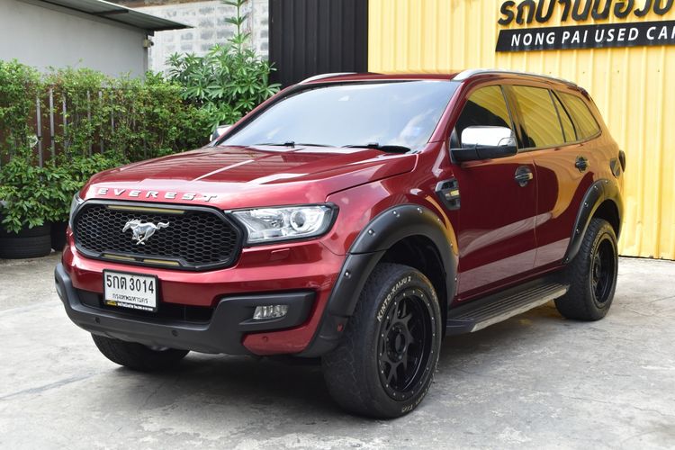 รถ Ford Everest 3.2 Titanium Plus 4WD สี แดง