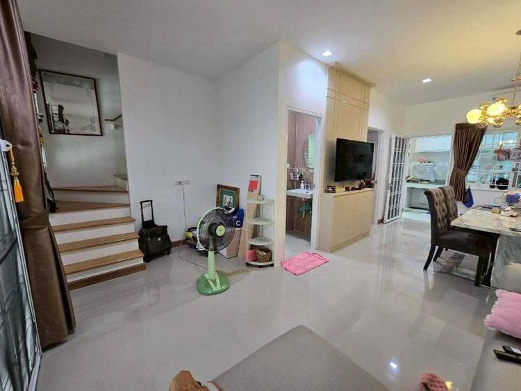 ขายบ้านใหม่ ทาวโฮมพร้อมเฟอร์ 22 วา ตรงข้าม GEMIPOLISH Bangna km8