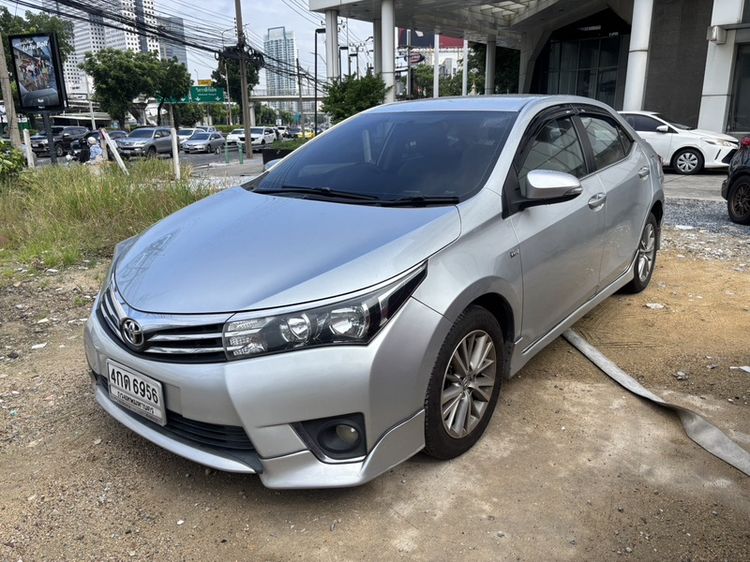 รถ Toyota Altis 1.8 E สี บรอนซ์เงิน
