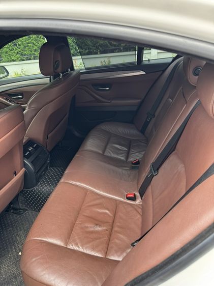 รถ BMW Series 5 528i สี ขาว