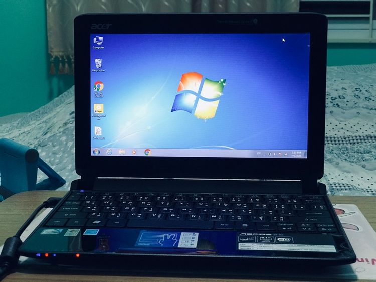 Labtop acer aspire one CPU 1.66GHz RAM2GB HDD230GB