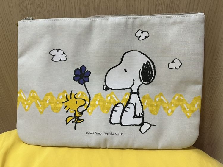 กระเป๋าใส่เอกสาร ลาย snoopy มือหนึ่ง