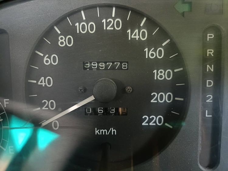 รถ Toyota Corolla 1.6 SEG สี แดง