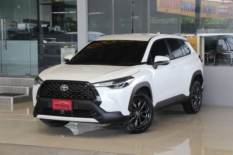 รถ Toyota Corolla Cross 1.8 Sport สี ขาว