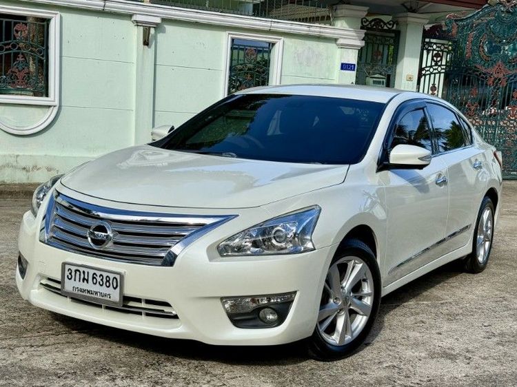 รถ Nissan Teana 2.0 XL สี ขาว