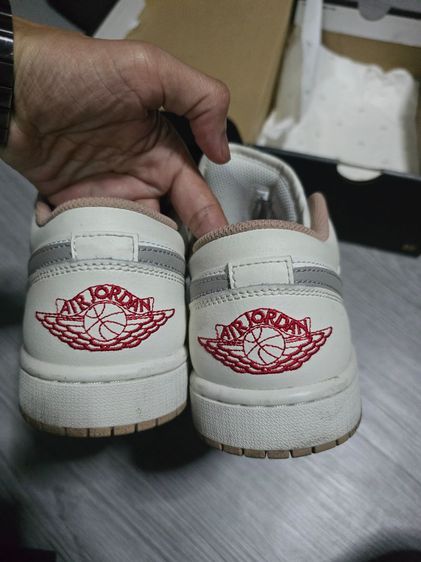 ขาย 2,500 บาท ปล่อยต่อ Nike Jorden 1 Low Sail Fire Red 8 US (41)ใส่ครั้งเดียว อปก.ครบ รูปที่ 3