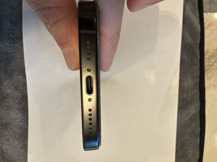 ขาย IPhone 16 Pro Max 1TB สภาพใหม่แบต94% ไม่มีรอย ใส่เคสตลอด รูปที่ 3
