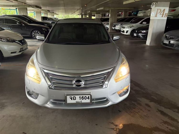 รถ Nissan รุ่นอื่นๆ รุ่นย่อยอื่นๆ สี บรอนซ์เงิน