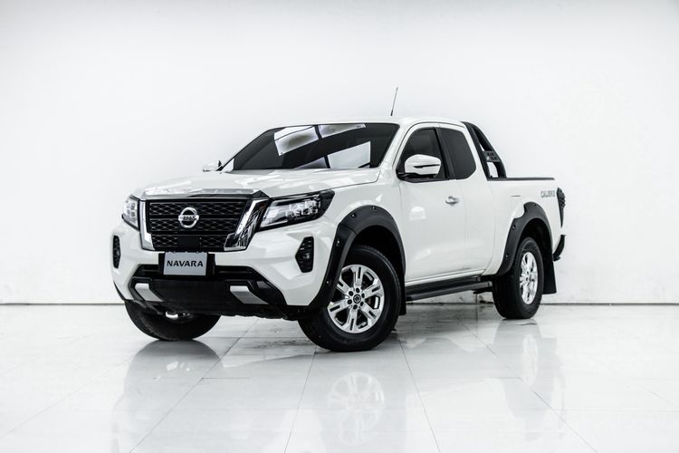 รถ Nissan Navara 2.3 Calibre V สี ขาว
