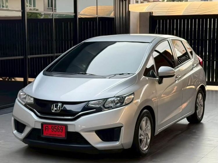 รถ Honda Jazz 1.5 V สี เทา