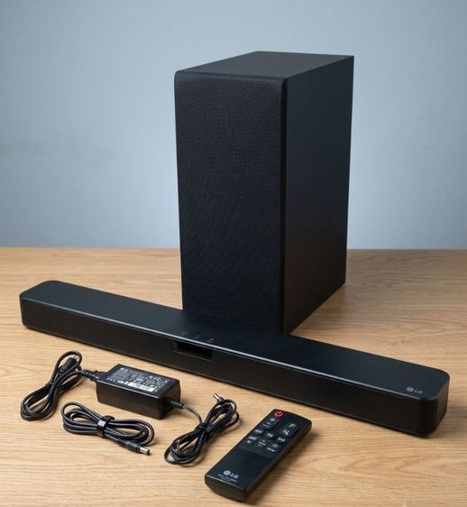 ลำโพงแยกชิ้น และซับวูฟเฟอร์ ส่งต่อลำโพงซาวด์บาร์ LG Sound Bar รุ่น SL4