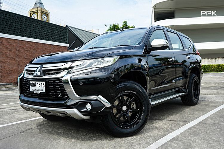 รถ Mitsubishi Pajero Sport 2.4 GT Premium 4WD สี ดำ