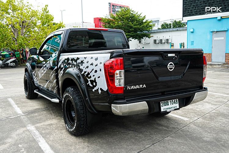 Nissan NP300-NAVARA 2018 2.5 V Pickup ดีเซล ไม่ติดแก๊ส เกียร์ธรรมดา ดำ รูปที่ 4