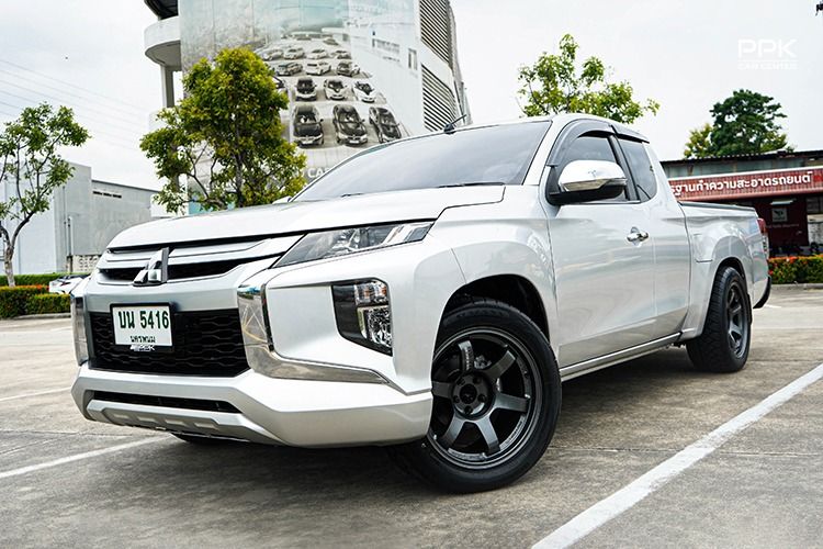 Mitsubishi Triton 2020 2.5 GLX Pickup ดีเซล ไม่ติดแก๊ส เกียร์ธรรมดา เทา