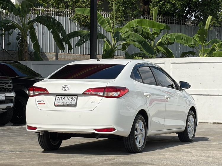 Toyota Yaris ATIV 2018 1.2 E Sedan เบนซิน ไม่ติดแก๊ส เกียร์อัตโนมัติ ขาว รูปที่ 4
