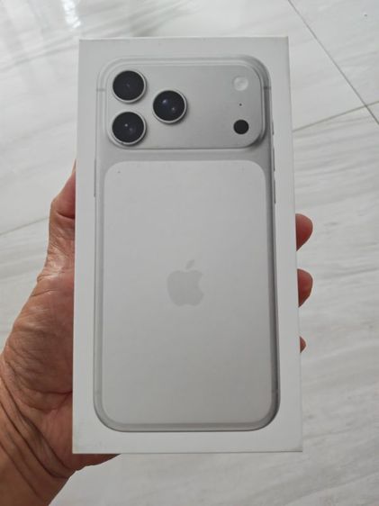 256 GB iPhone 17 Pro Max มือ 1 ซื้อให้แฟนแล้วไม่ชอบสี