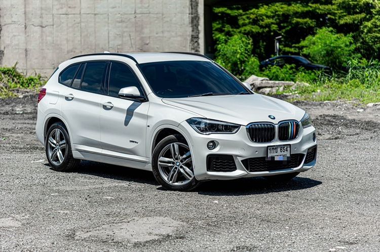 รถ BMW X1 2.0 sDrive18d M Sport สี ขาว