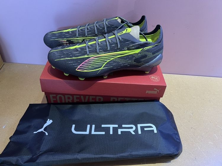 รองเท้าฟุตบอล Puma ผู้ชาย เทา รองเท้า