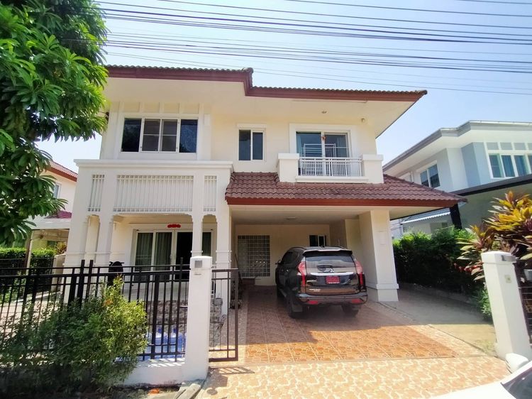 บ้านเดี่ยว ตกแต่งพร้อมอยู่ บิวด์อินสวย ใกล้คลับเฮาร์  Centro รามอินทรา