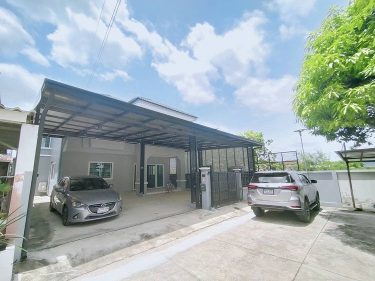 บ้านเดี่ยว ต่อเติมพร้อมอยู่ ติดถนนใหญ่ ใกล้ถนนวงแหวน รังสิต-คลอง4