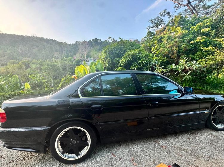 รถ BMW Series 7 750i สี ดำ