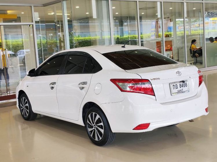 Toyota Vios 2015 1.5 J Sedan เบนซิน ไม่ติดแก๊ส เกียร์อัตโนมัติ ขาว รูปที่ 4