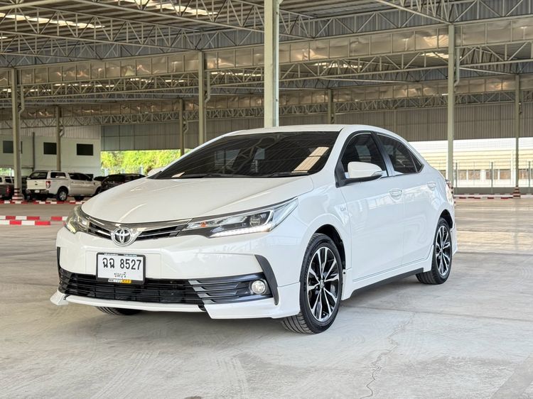 รถ Toyota Corolla Altis 1.8 Sport สี ขาว