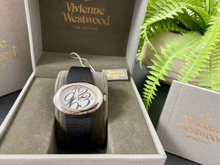 Vivienne Westwood Elipse Ladies' Watch สภาพดี ของแท้นะคะ