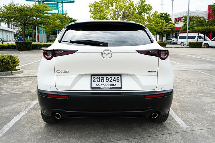 Mazda CX-30 2022 2.0 C Utility-car เบนซิน เกียร์อัตโนมัติ ขาว รูปที่ 4