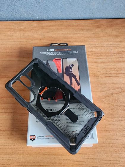 ขายครับผมเคสแท้ UAG SS S22 Ultra  แท้สภาพสวย กล่องของอีกรุ่น 590บาท