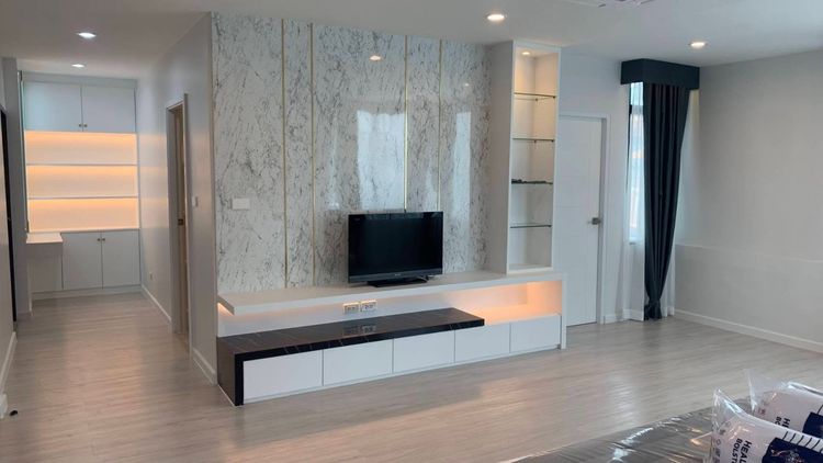 มีบางส่วน ให้เช่าบ้านเดี่ยว 5 ห้องนอน ย่านโชคชัย 4 เข้า-ออกรัชดา 32 ได้ รูปที่ 4