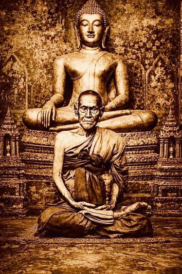 พระสมเด็จวัดระฆัง พิมพ์ใหญ่ รุ่นเเรก สภาพสวยมาก อยู่ในตลับโบราณสีนากเก่าอายุกว่าร้อยปี ได้มาจากบ้านอาม่า คนจีนเก่าเเถวย่านริมคลองบางกอกน้อย รูปที่ 15
