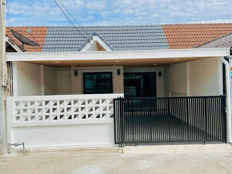 🏠ทาวน์เฮ้าส์หลังมุม รีโนเวทใหม่ #หมู่บ้านสวนเสือแลนด์  #หนองขาม #ศรีราชา ชลบุรี เลขที่ :  341/58 ม 1 ซอย 1 ขวามือ ต. หนองขาม อ.ศรีราชา  จ.ชลบุรี📐 พื้นที่ 24 ตรว.  🛌2
