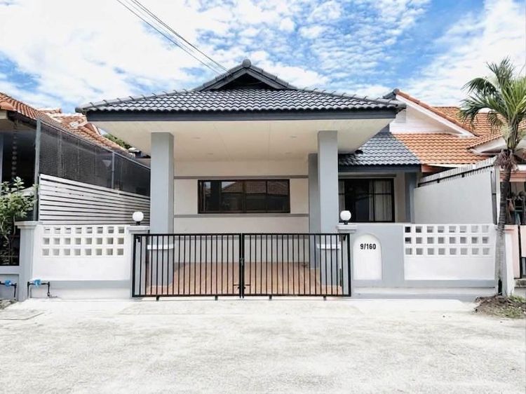 🏡 บ้านแฝดชั้นเดียว #หมู่บ้านศรีราชาเลคไซค์📍#ถนน9กิโล ใกล้เครือสหพัฒน์  ใกล้แหลมฉบัง💰ราคา 2.59 ลบ. 🔥ฟรีโอน ฟรีจำนอง2569🔹ขนาด 36 ตรว.    🛌2 ห้องนอน     🛀2 ห้องน้ำ 🧑‍🍳1