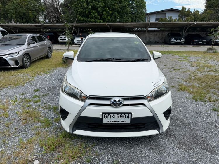 Toyota Yaris 2017 1.2 E Sedan เบนซิน ไม่ติดแก๊ส เกียร์อัตโนมัติ ขาว รูปที่ 3