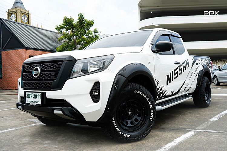รถ Nissan Navara 2.5 SL สี ขาว