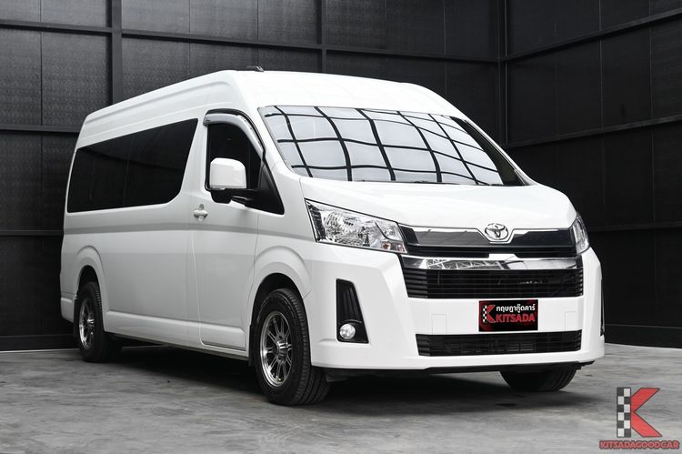 รถ Toyota Commuter 2.8 High Roof สี ขาว