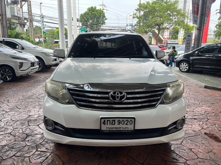 Toyota Fortuner 2015 2.7 V Utility-car เบนซิน LPG เกียร์อัตโนมัติ ขาว รูปที่ 3