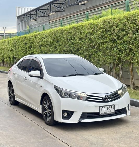 รถ Toyota Altis 1.6 E สี ขาว