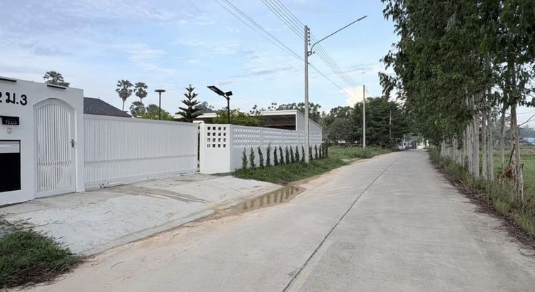 อื่นๆ ตกแต่งครบ 2026 ใช่ ขายบ้านพร้อมที่ดิน(หลุดจอง) รูปที่ 2