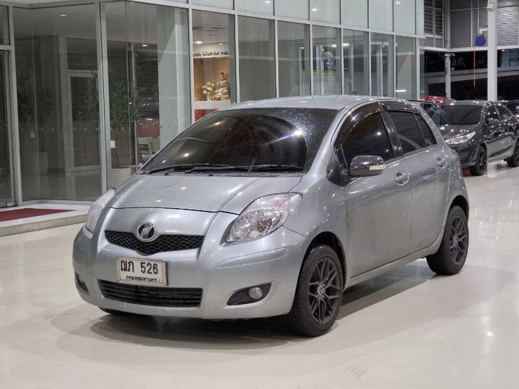 รถ Toyota Yaris 1.5 E สี เทา